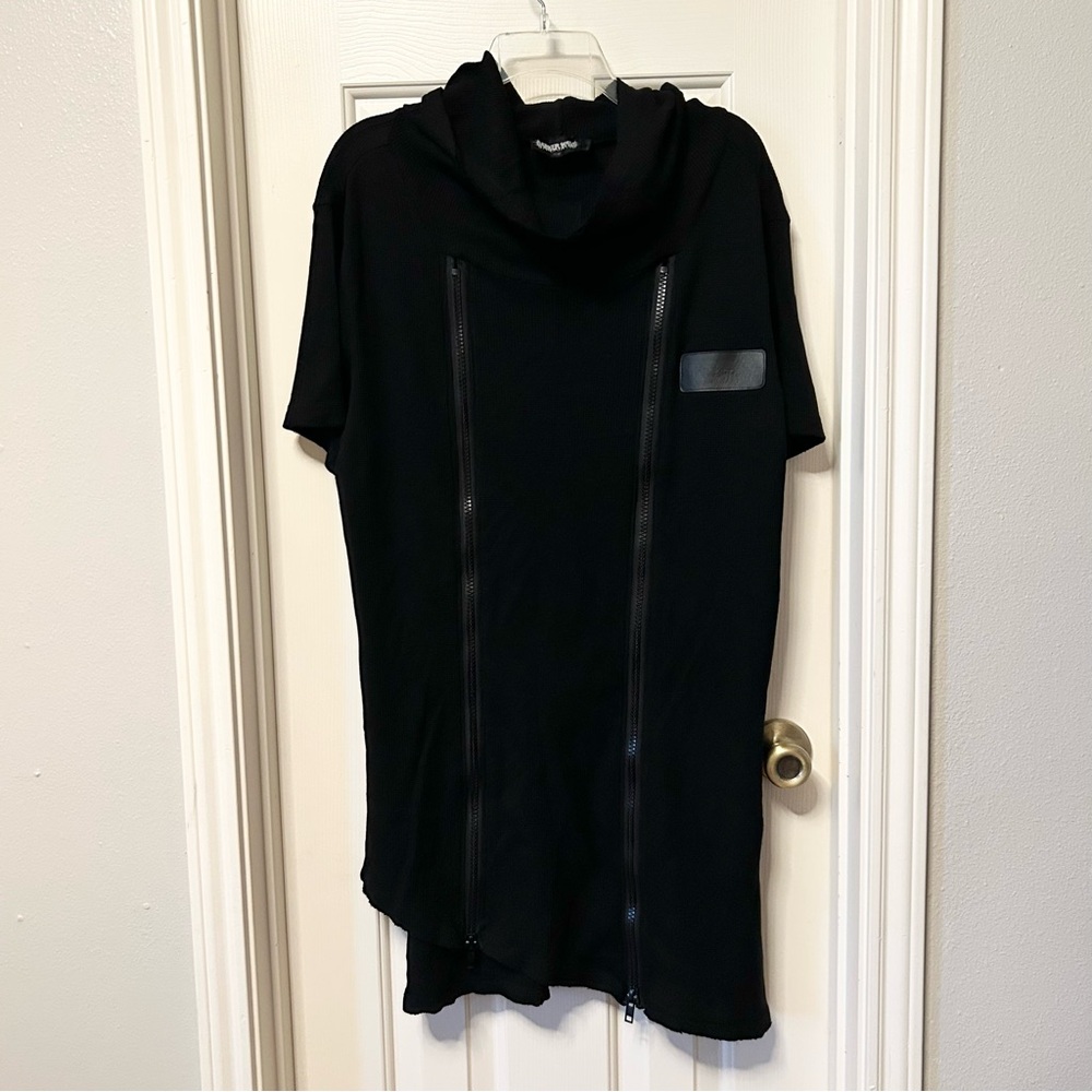 SOLD Darker Wavs Short Sleeve Zipper Hood
